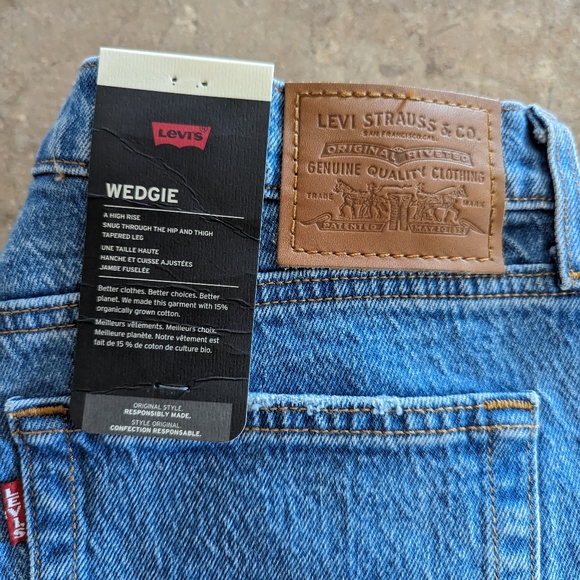 Levi's Straight Leg Wedgie Jeans - Picture 10 of 14